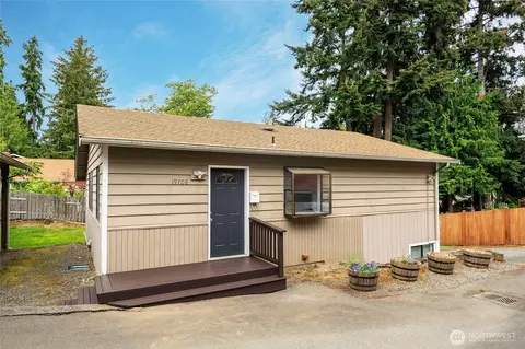 19708 N Park Ave N, Shoreline, WA 98133