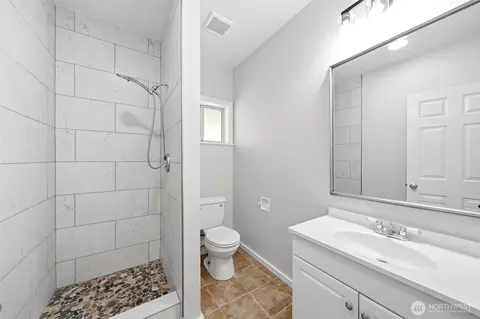Bath - 6809 Washington Ave, Everett, WA 98203 photo 5 of 5