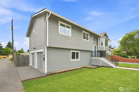 Exterior - 6809 Washington Ave, Everett, WA 98203 photo 8 of 10