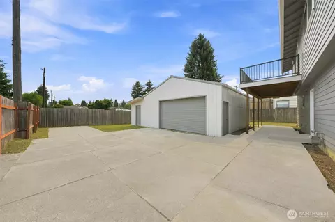 Exterior - 6809 Washington Ave, Everett, WA 98203 photo 5 of 10