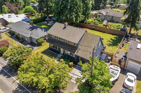 6505 NE Arrowhead Dr, Kenmore, WA 98028