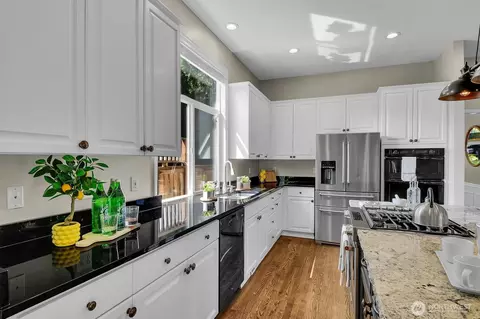 Kitchen - 14719 32nd Dr SE, Mill Creek, WA 98012 photo 2 of 3