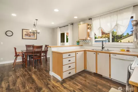 Kitchen - 801 Pine St, Sultan, WA 98294 photo 3 of 3
