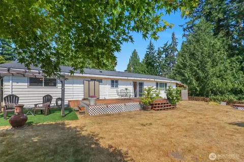 Exterior - 3330 120th St SE, Everett, WA 98208 photo 4 of 17