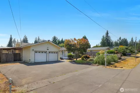 Exterior - 3330 120th St SE, Everett, WA 98208 photo 16 of 17