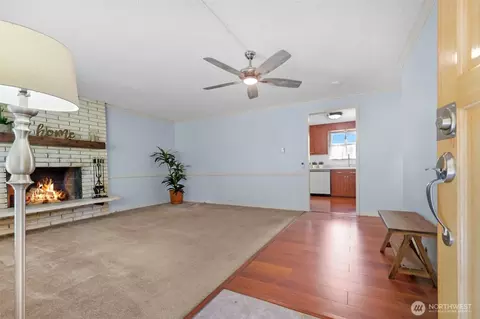 Living - 3330 120th St SE, Everett, WA 98208 photo 3 of 3