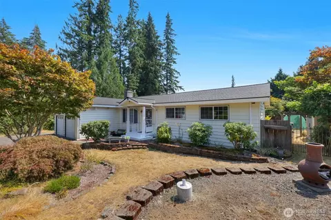 Exterior - 3330 120th St SE, Everett, WA 98208 photo 15 of 17