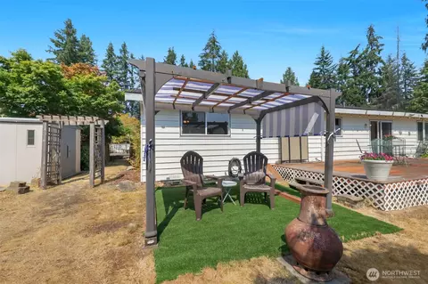 Exterior - 3330 120th St SE, Everett, WA 98208 photo 8 of 17