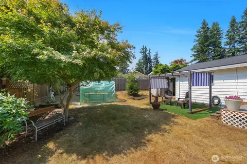 Exterior - 3330 120th St SE, Everett, WA 98208 photo 7 of 17