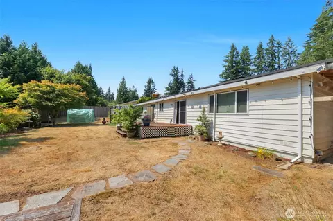 Exterior - 3330 120th St SE, Everett, WA 98208 photo 5 of 17