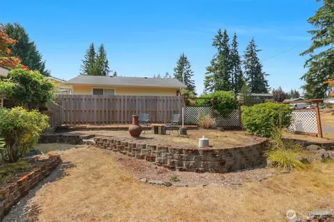 Exterior - 3330 120th St SE, Everett, WA 98208 photo 13 of 17