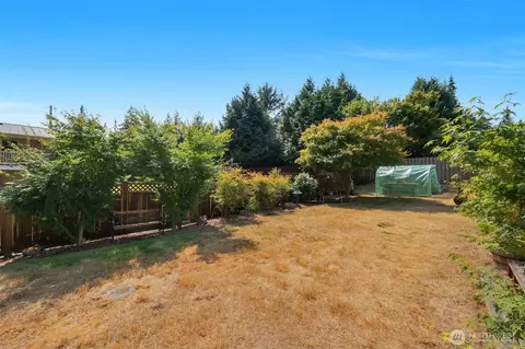 Exterior - 3330 120th St SE, Everett, WA 98208 photo 9 of 17