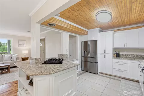 Kitchen - 412 164 Pl SE, Bothell, WA 98012 photo 2 of 2