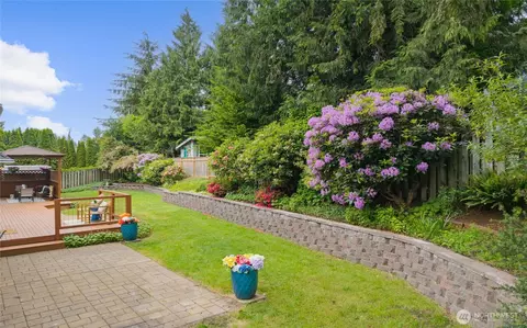 Exterior - 412 164 Pl SE, Bothell, WA 98012 photo 5 of 5
