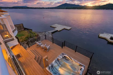 44998 Lake Shore Homes Dr, Loon Lake, WA 99148