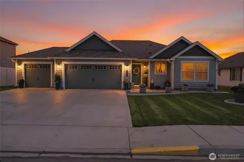 906 3rd Ave NE, Quincy, WA 98848