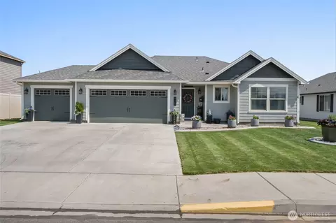906 3rd Ave NE, Quincy, WA 98848