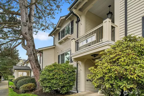 Exterior - 12404 E Gibson Rd #B-304, Everett, WA 98204 photo 1 of 6
