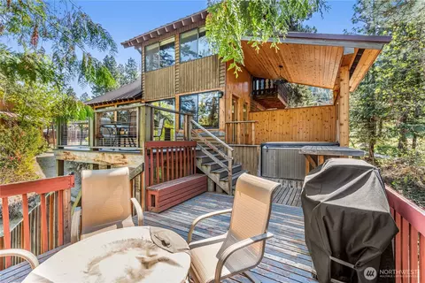 9864 E Leavenworth Rd, Leavenworth, WA 98826