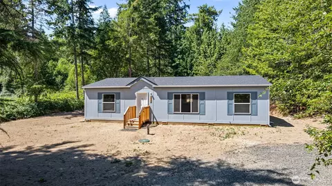 1615 Lake Dr SW, Lakebay, WA 98349