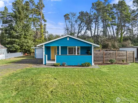 2316 S Pleasant Dr, Westport, WA 98595