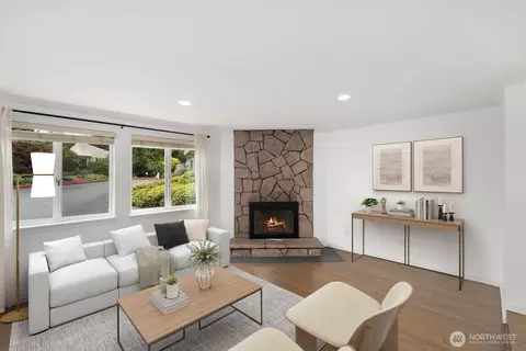 12716 NE 120th St #H1, Kirkland, WA 98034