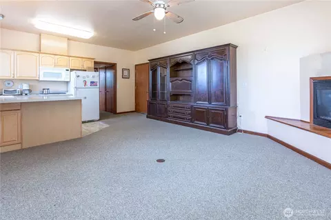 Living - 918 Citadel Dr, Everson, WA 98247 photo 5 of 6
