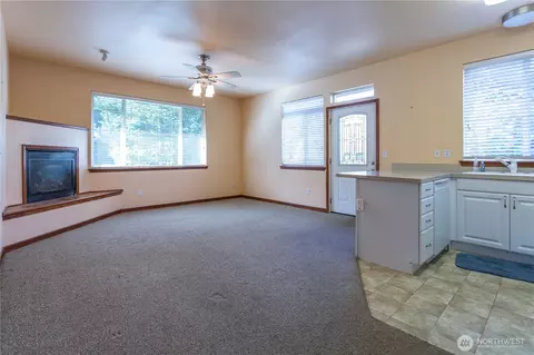 Living - 918 Citadel Dr, Everson, WA 98247 photo 6 of 6