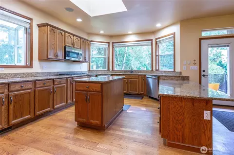Kitchen - 918 Citadel Dr, Everson, WA 98247 photo 2 of 4