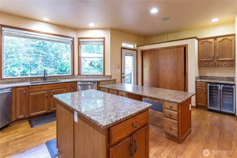 Kitchen - 918 Citadel Dr, Everson, WA 98247 photo 3 of 4