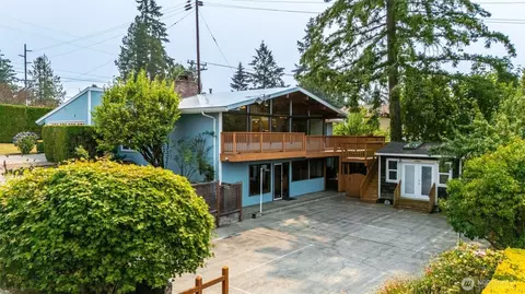 19505 45th Ave NE, Lake Forest Park, WA 98155