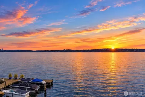 807 Lake St S #301, Kirkland, WA 98033