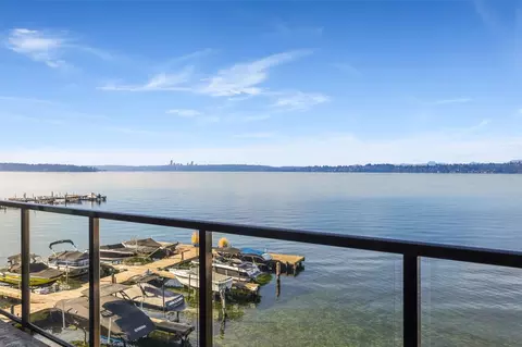 807 Lake St S #301, Kirkland, WA 98033
