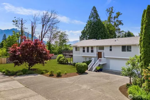 38505 SE 86th Pl, Snoqualmie, WA 98065