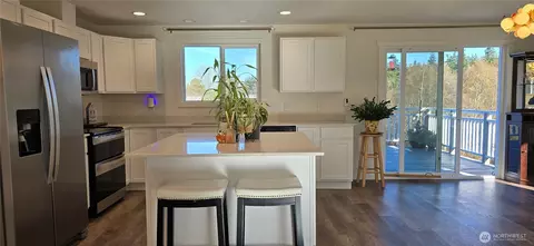 Kitchen - 115 E Roberts Pl, Sequim, WA 98382 photo 1 of 2