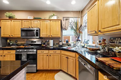 Kitchen - 4610 146th Pl SE, Bothell, WA 98012 photo 2 of 4