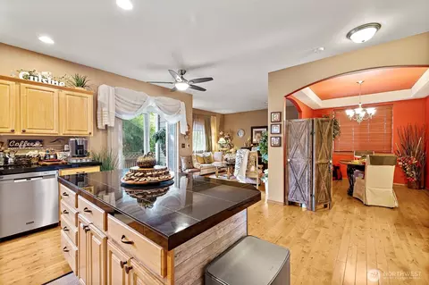 Kitchen - 4610 146th Pl SE, Bothell, WA 98012 photo 4 of 4