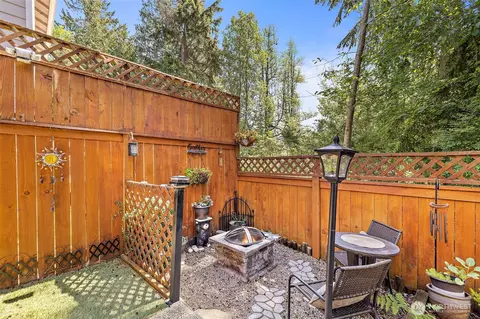 Exterior - 4610 146th Pl SE, Bothell, WA 98012 photo 5 of 5