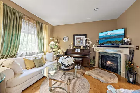 Living - 4610 146th Pl SE, Bothell, WA 98012 photo 2 of 3