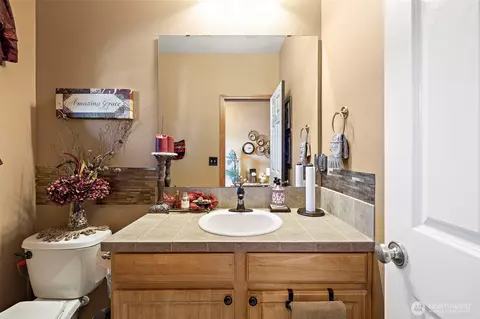 Bath - 4610 146th Pl SE, Bothell, WA 98012 photo 1 of 4