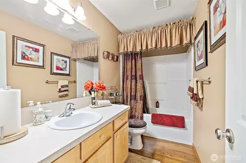 Bath - 4610 146th Pl SE, Bothell, WA 98012 photo 4 of 4