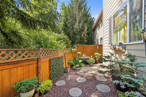 Exterior - 4610 146th Pl SE, Bothell, WA 98012 photo 4 of 5