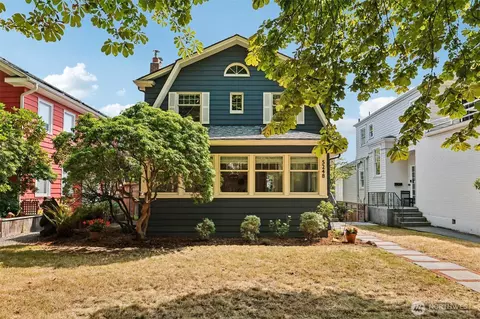 5248 17th Ave NE, Seattle, WA 98105