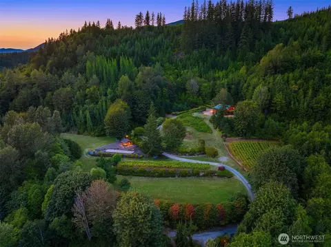 24732 N Brooks Creek Rd, Arlington, WA 98223