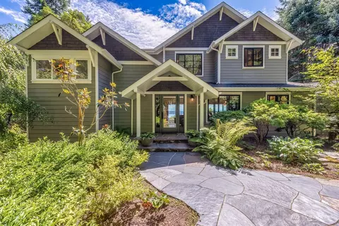 7404 SW 255th St, Vashon, WA 98070