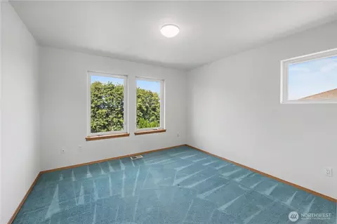 Bedroom - 111 Les Saints Rd, Sequim, WA 98382 photo 3 of 5