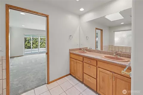 Bath - 111 Les Saints Rd, Sequim, WA 98382 photo 3 of 5