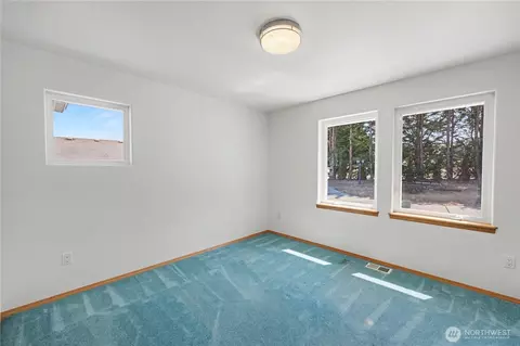 Bedroom - 111 Les Saints Rd, Sequim, WA 98382 photo 2 of 5