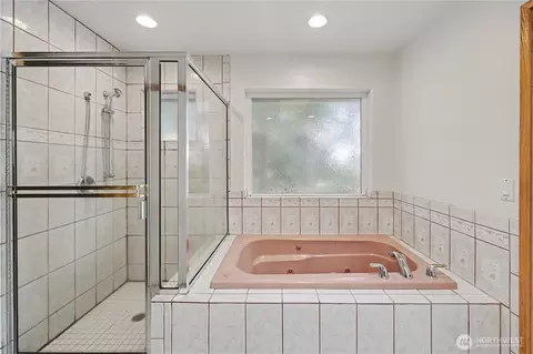 Bath - 111 Les Saints Rd, Sequim, WA 98382 photo 4 of 5
