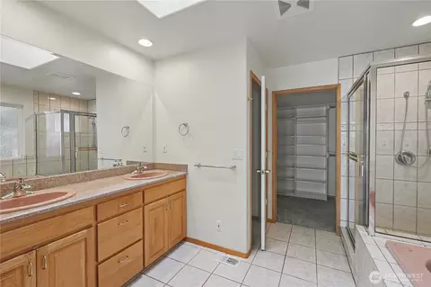 Bath - 111 Les Saints Rd, Sequim, WA 98382 photo 2 of 5